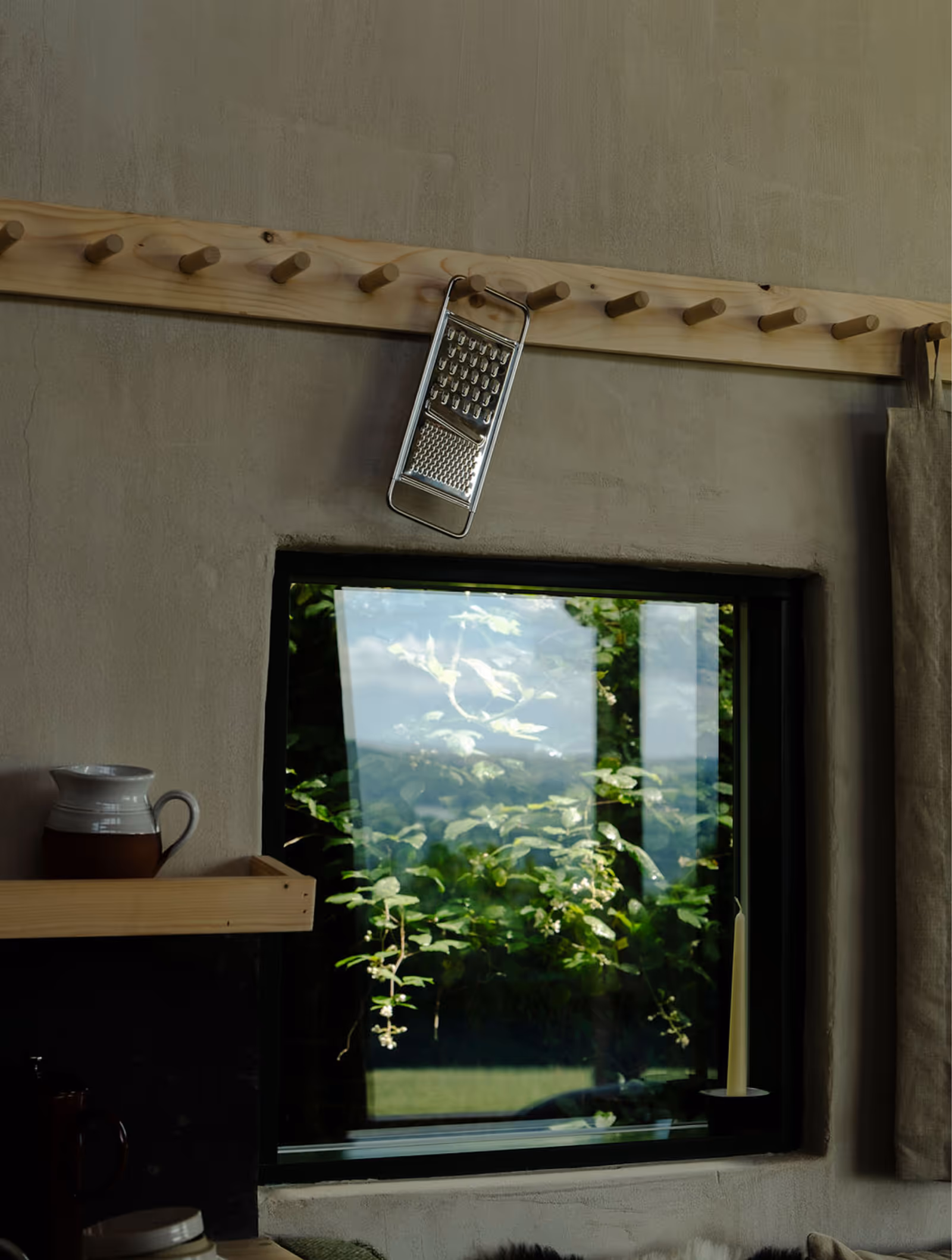 Cabin under the hills hook for door