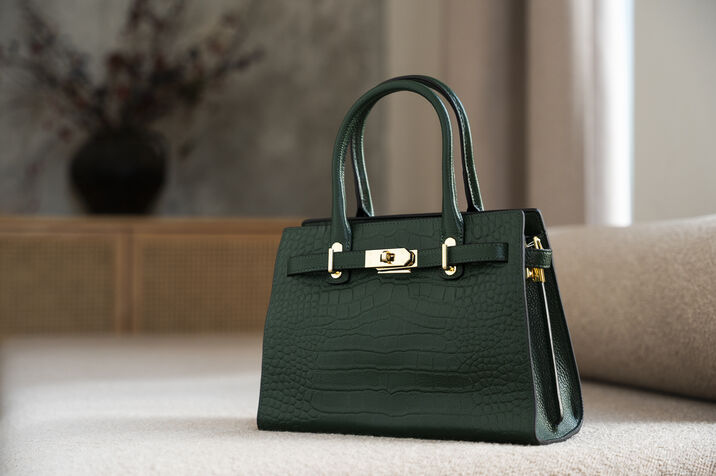 Elegant Women Bags : Sophisticated Styles & Unmissable Deals
