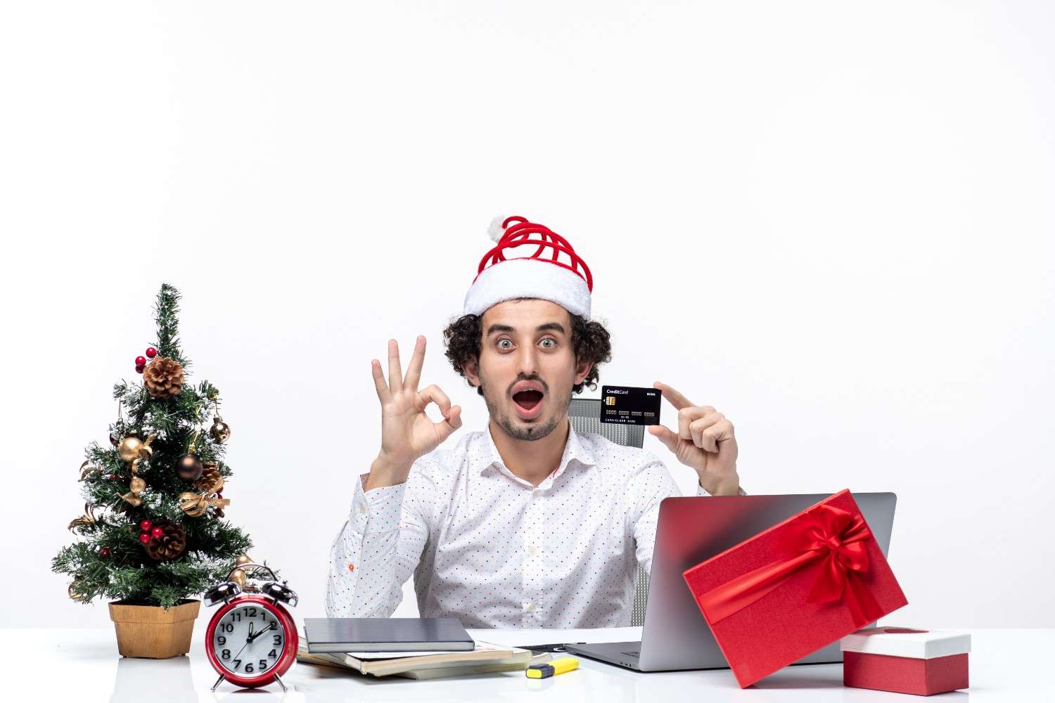 How to Save Money on Christmas Shopping in UAE (2025)