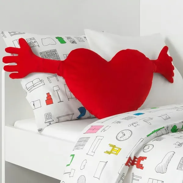 FAMNIG HJÄRTA Cushion