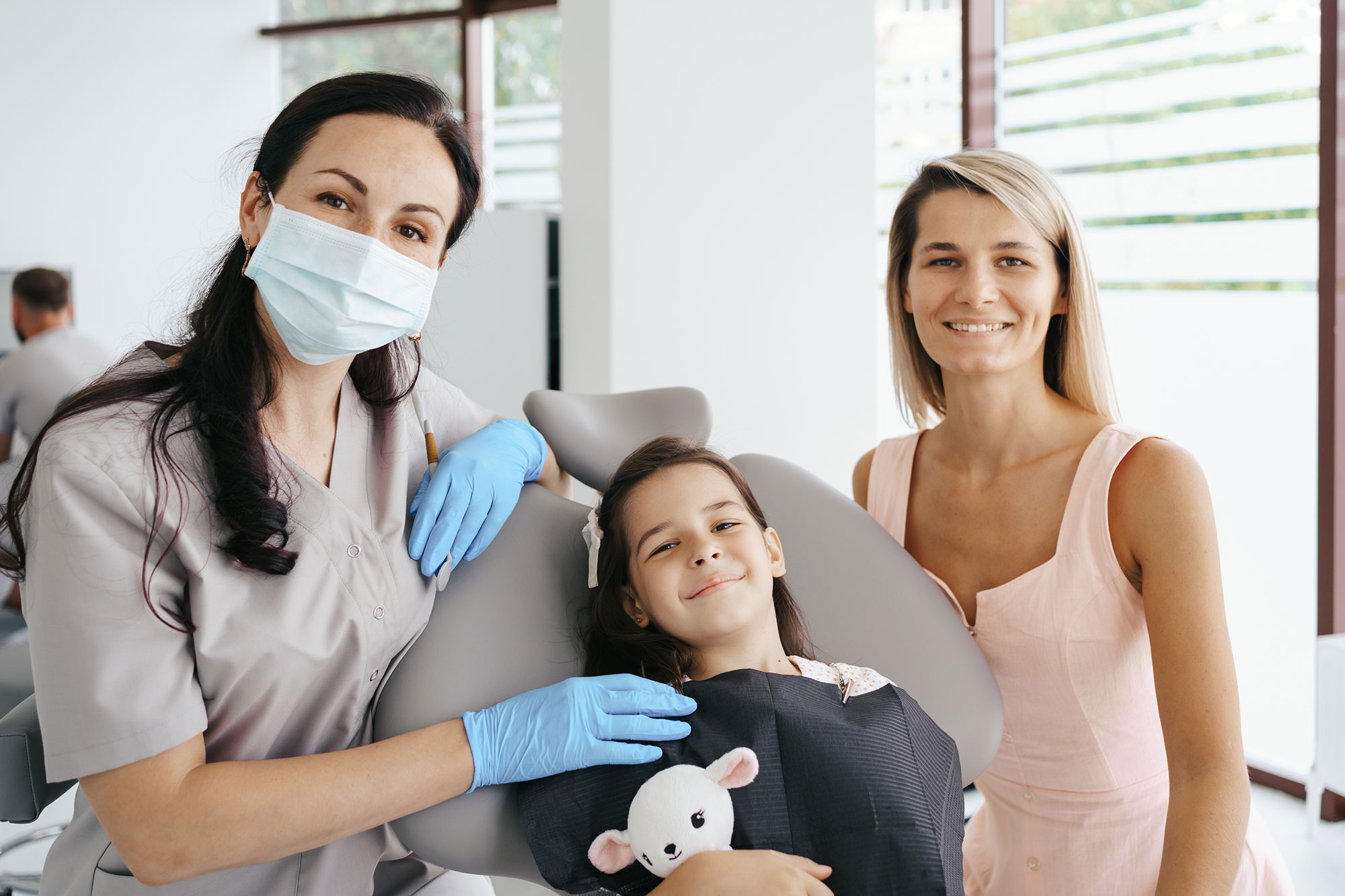 Choosing a family dentist in Crown Point? Learn what to look for, from experience and services to comfort, convenience, and long-term dental care.