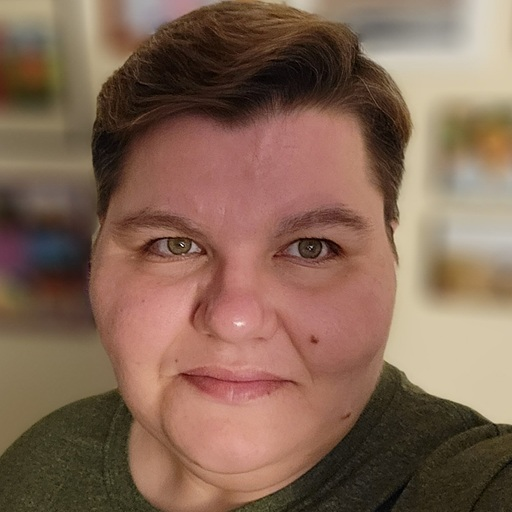 A head shot of Wellthy Care Adviser Amanda Riner