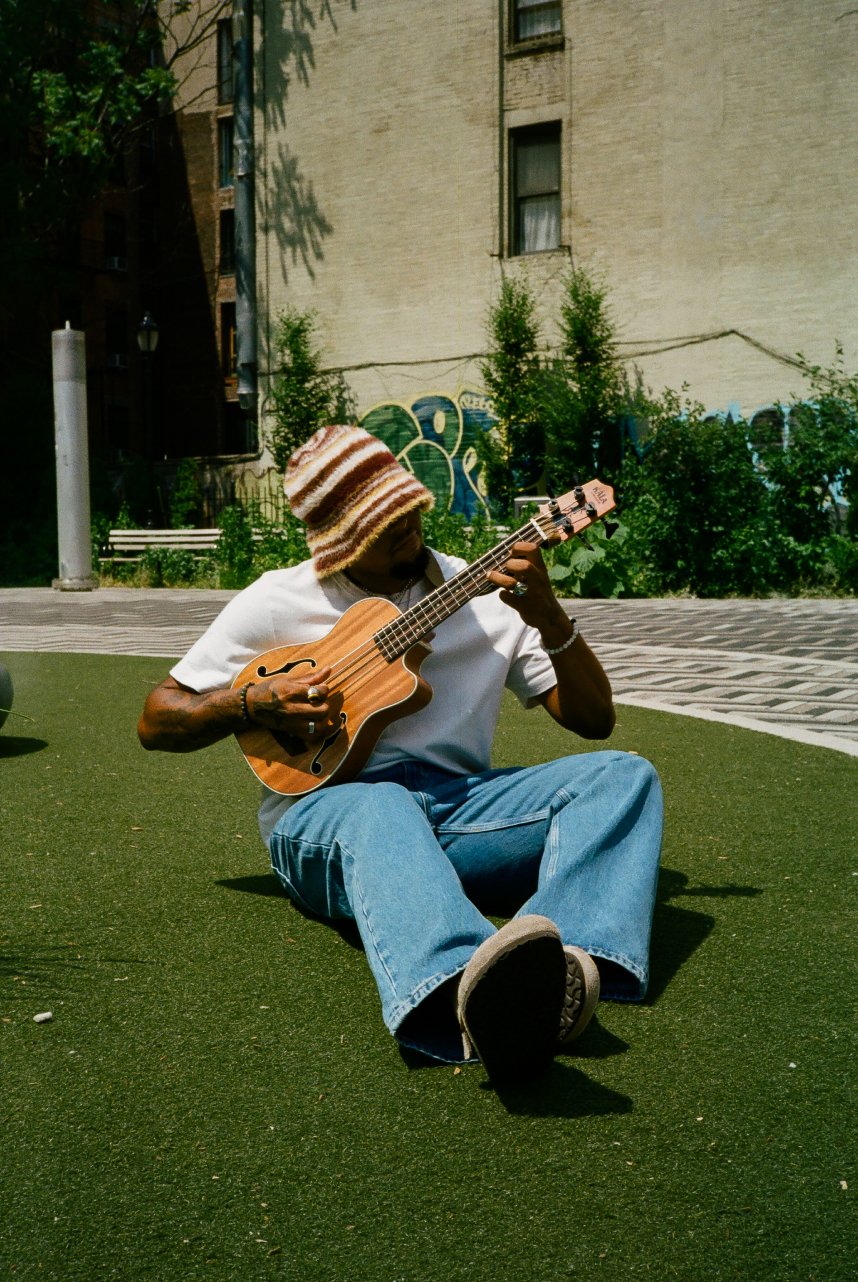 Press photo 8 of Guin Records artist Benji