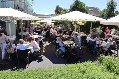Sommerfest voller Sonne, Musik und guter Laune!