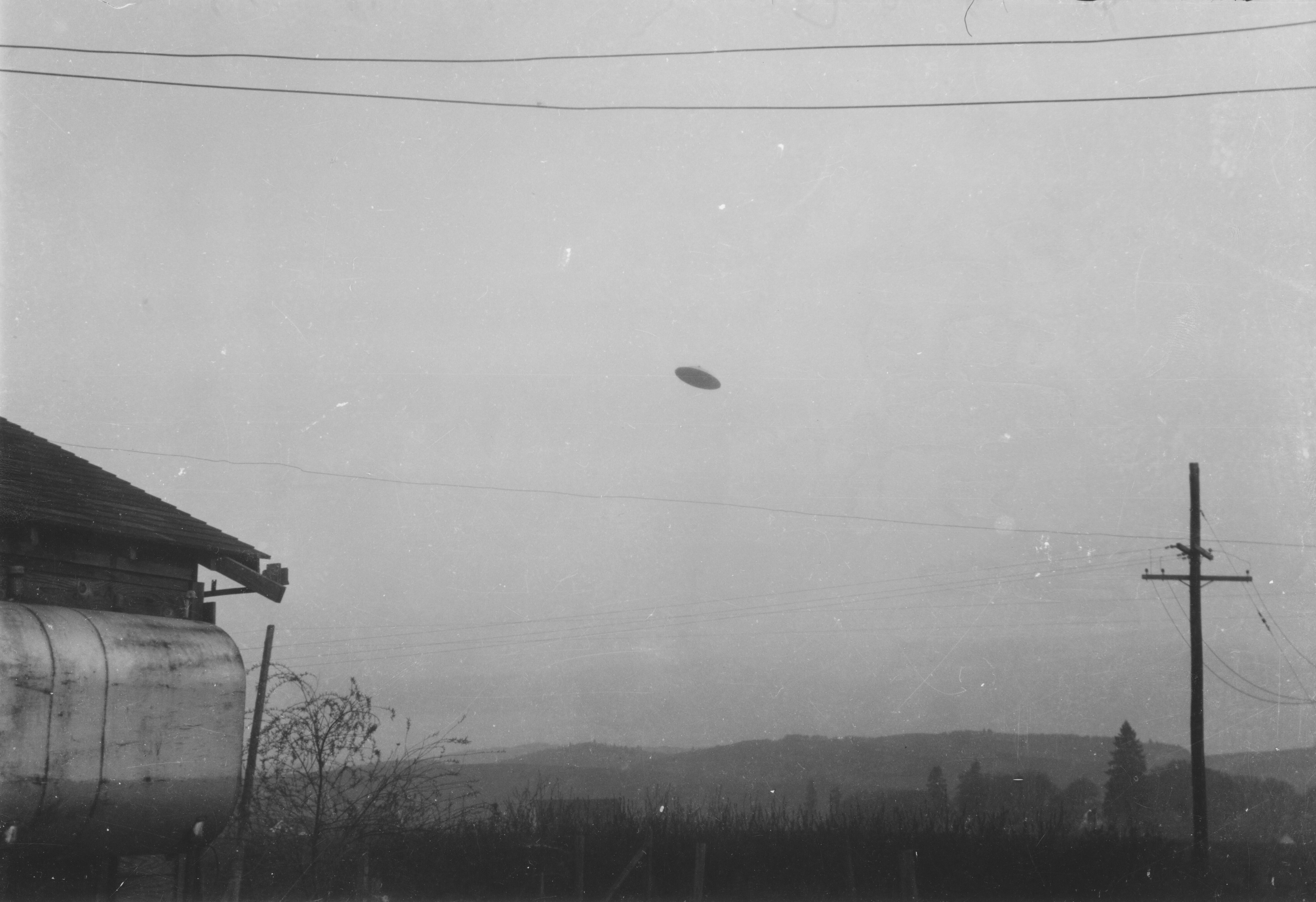 Photograph of an alleged flying saucer by Paul Trent