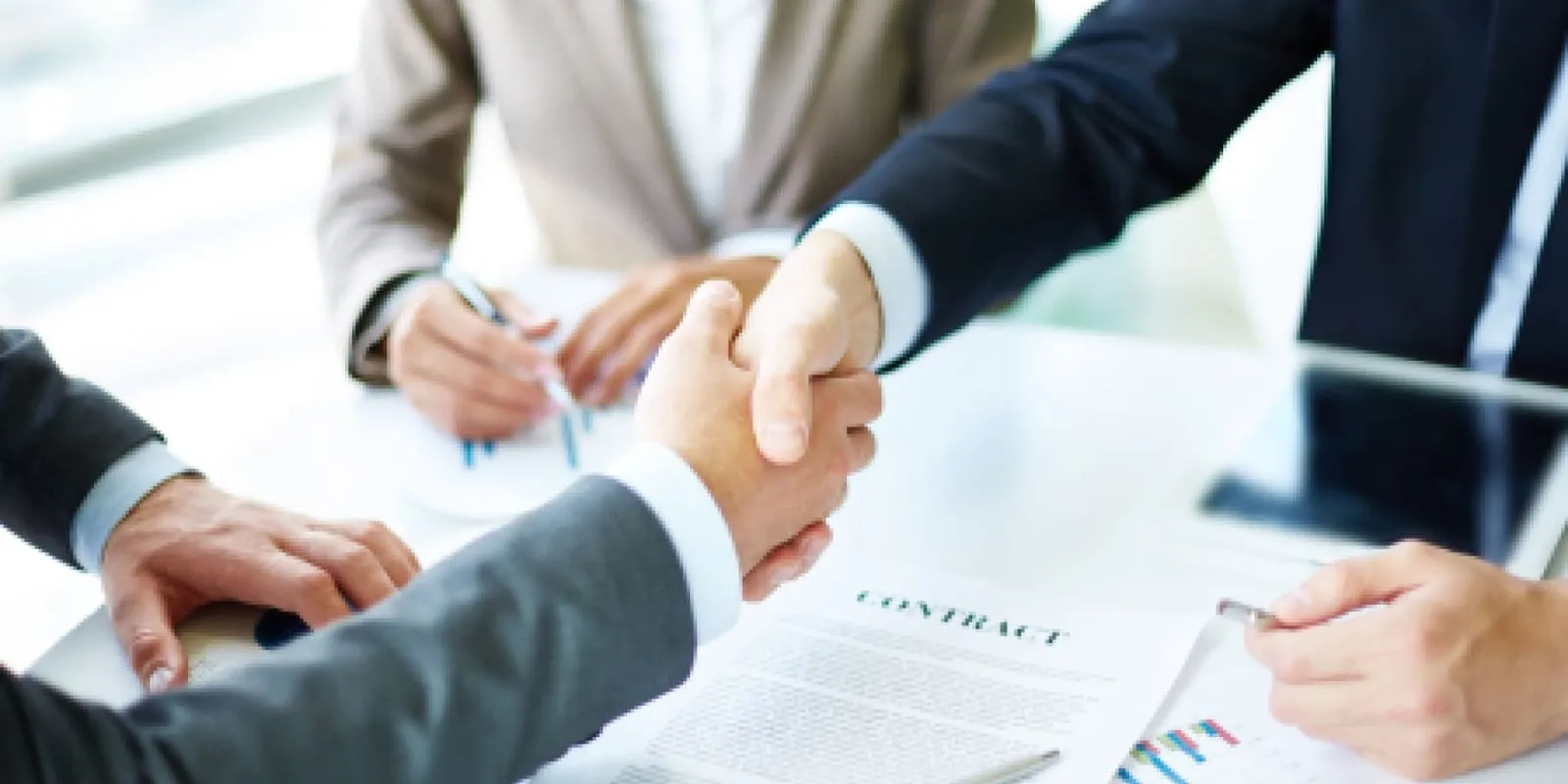 What Is the Difference Between an Employer of Record and a Staffing Agency?