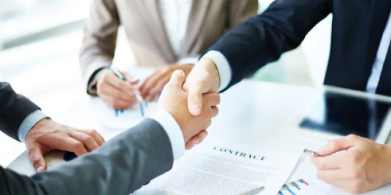 Employer of Record or International Staff Agency: Which is better?