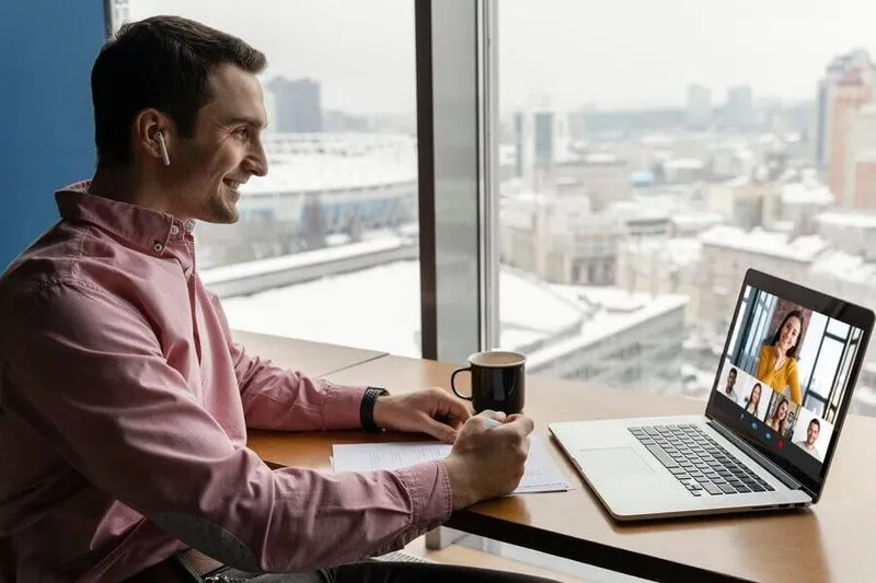 How to Manage Remote Contractors Efficiently