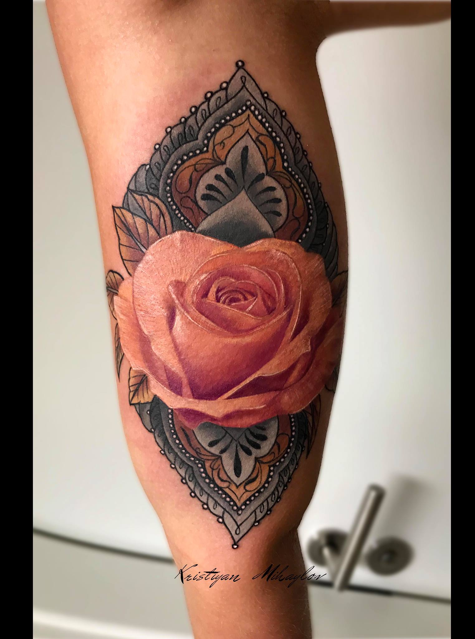 Fine-Art Color Tattoo aus München – Avantgarde Tattoo by Kristiyan Mihaylov