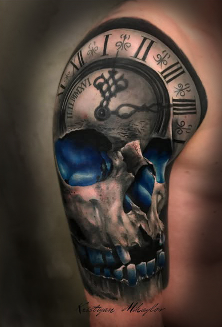 Totenkopf Arm mit Farbe Cover-Up – komplettes Re-Design für großflächige Tattoos, München.