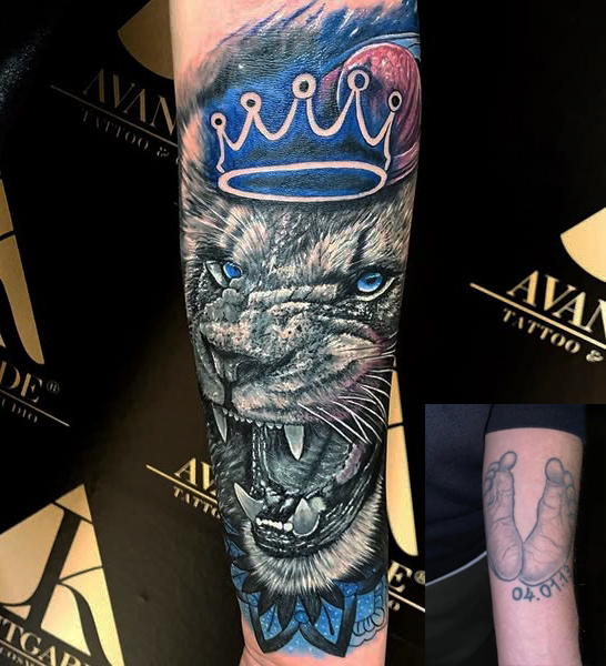 Altes Tattoo neu gestaltet – Löwe mit Farbe Cover-Up Tattoo in München.
