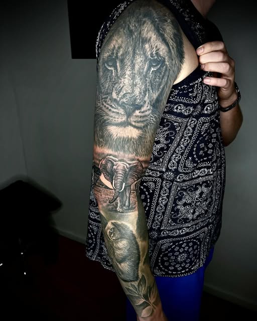 Tattoo Sleeve München – großflächige Tattoo-Kunst im Avantgarde Tattoo & Cosmetic Studio.