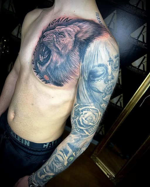 Arm Tattoo Sleeve in München – kreative Kombination aus Linien, Schatten und Tiefe.