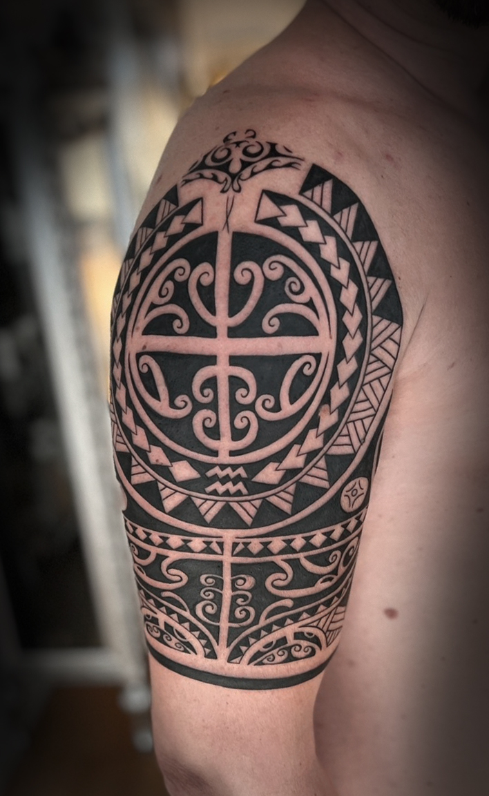 Custom Maori Tattoo Design München – persönliche Motive mit spiritueller Bedeutung.