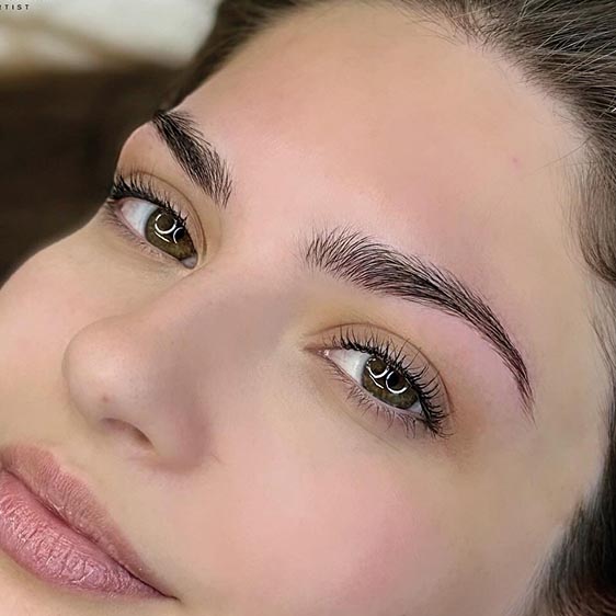 Microblading mit globaler Schattierung – professionelle Brows München