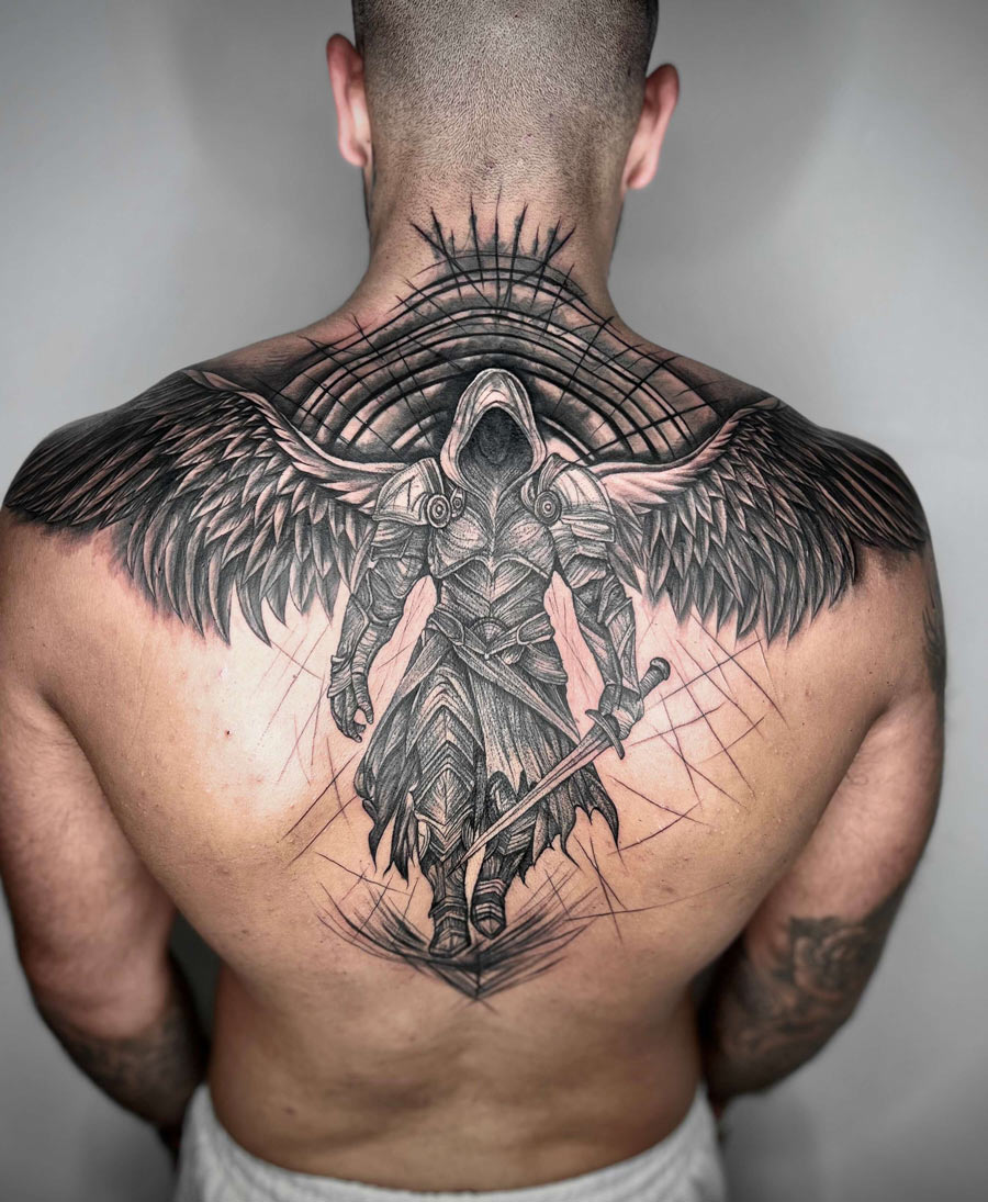 Black & Grey Engel Tattoo Rücken – Tattoo Studio München