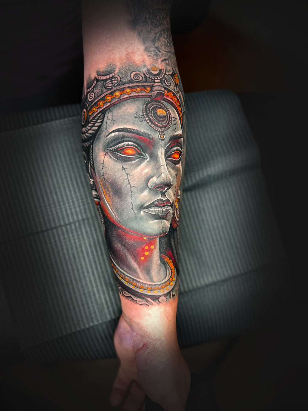 Realistic Tattoo farbiges Motiv – Avantgarde Tattoo Studio München
