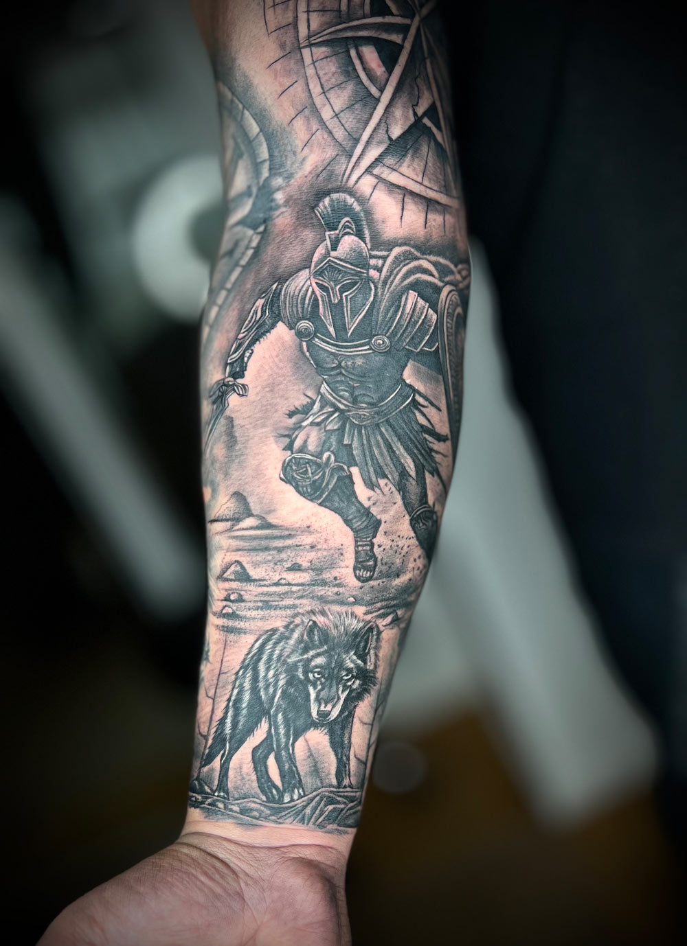 Realistic Wolf Tattoo München – kraftvoller Blick und feinste Fellstruktur