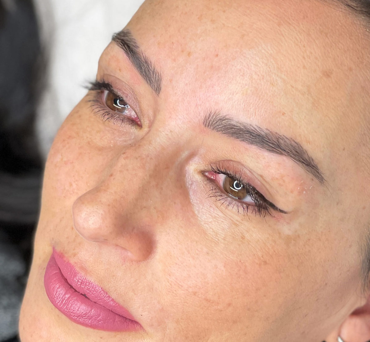 Permanent Make-up Behandlung München im Studio