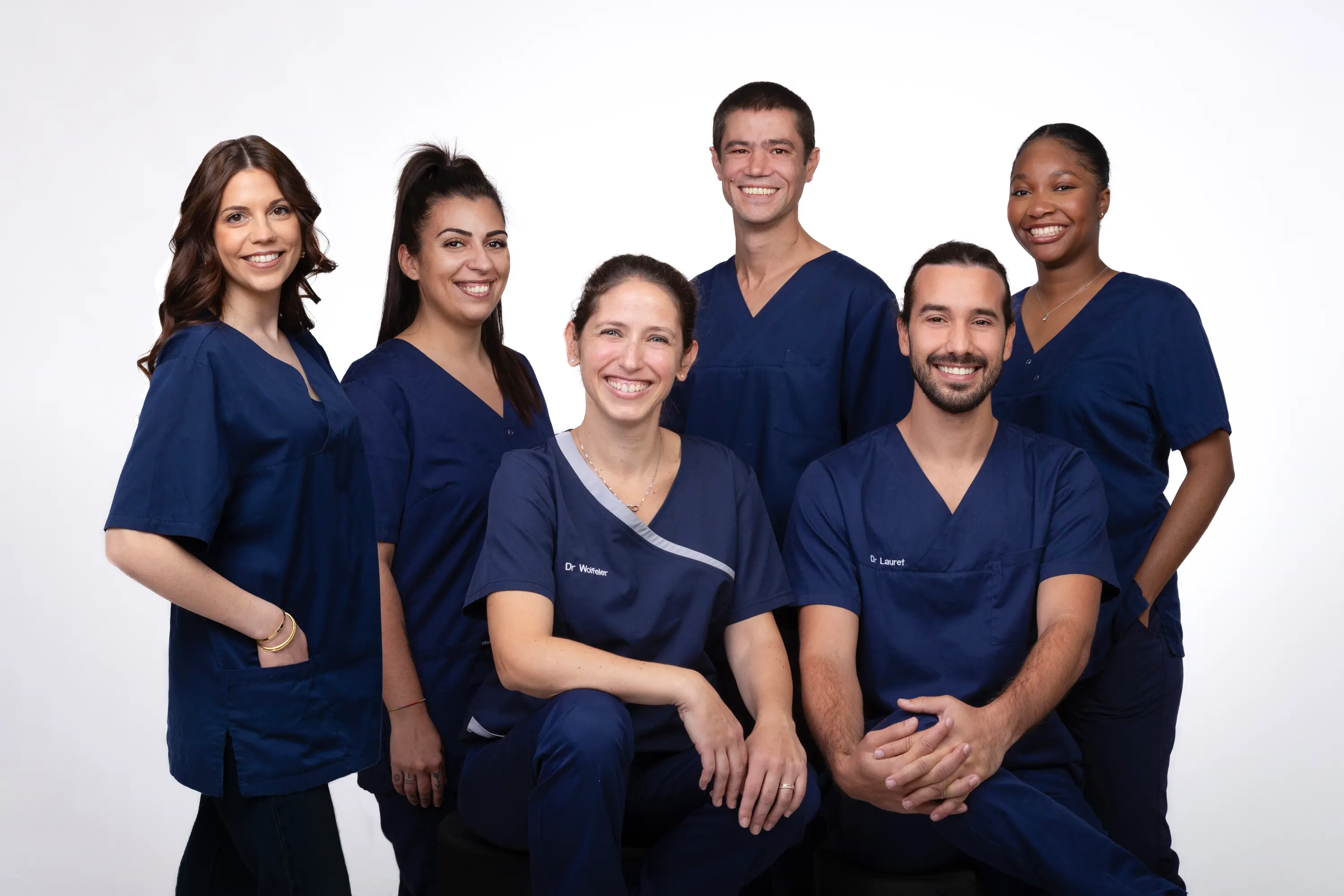 Photo de l'équipe du  Cabinet d'Orthodontie du Docteur Anne-Charlotte Wolfeler, situé à Chatou.