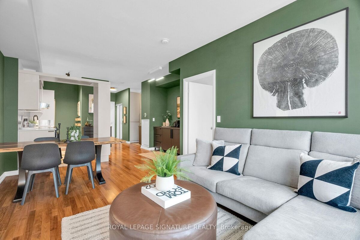 111 Elizabeth St #1208, Toronto