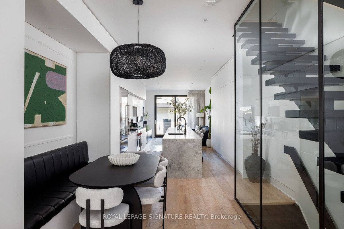 17 Lakeview Avenue, Toronto