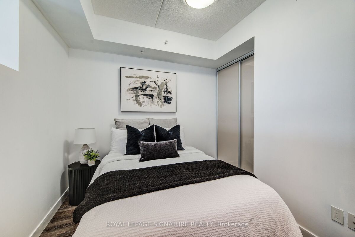 250 Albert St #718 | Waterloo | Elena Saradidis Group