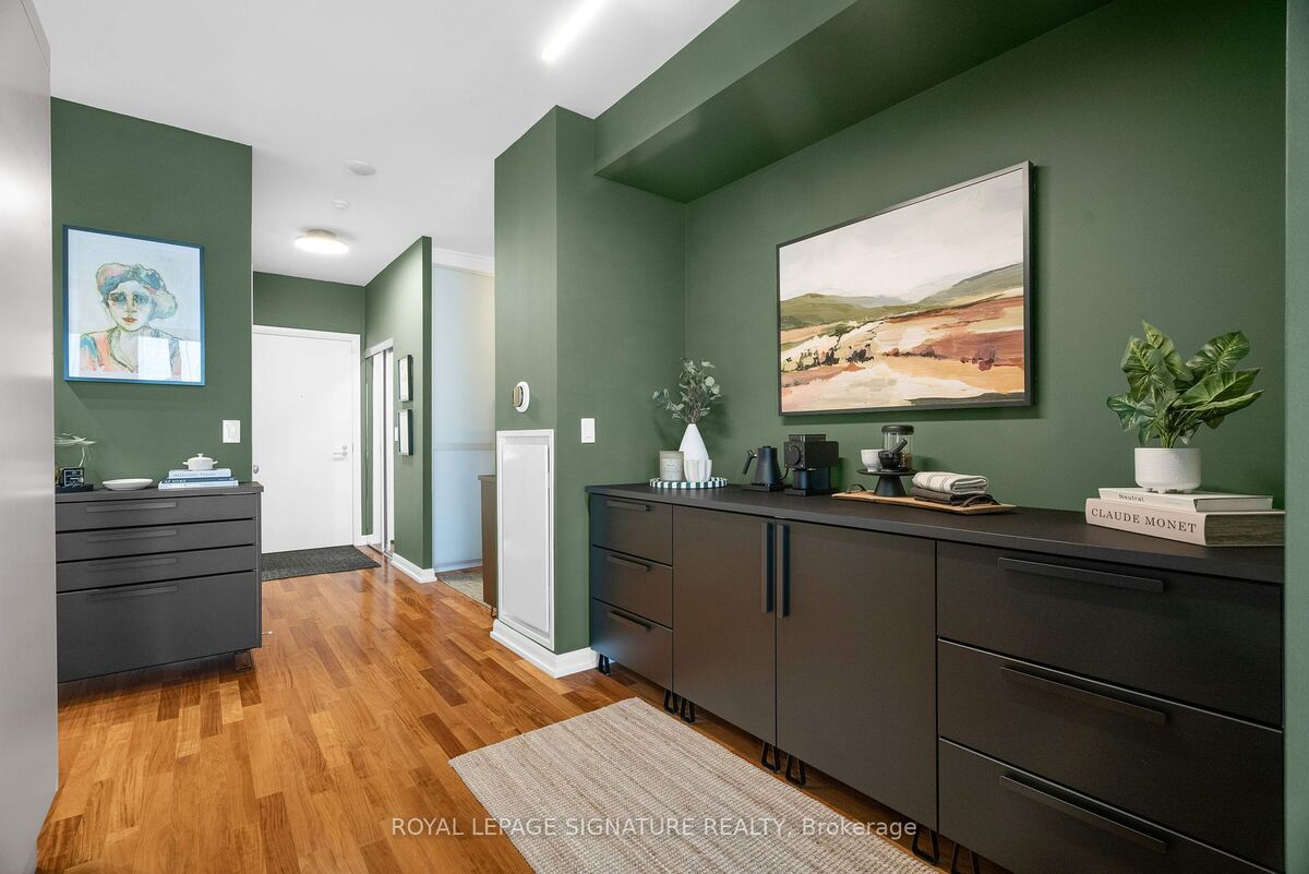 111 Elizabeth St #1208 | Toronto | Elena Saradidis