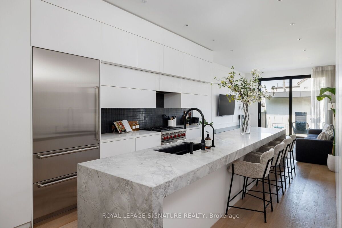 17 Lakeview Avenue | Toronto | Elena Saradidis Group