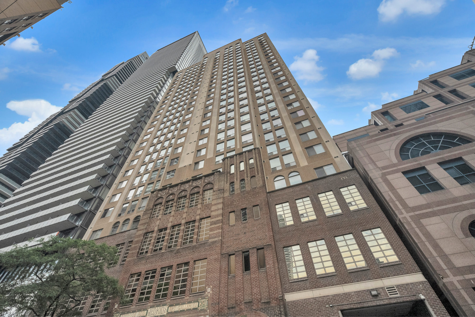 601-25 Grenville | Toronto | Elena Saradidis Group