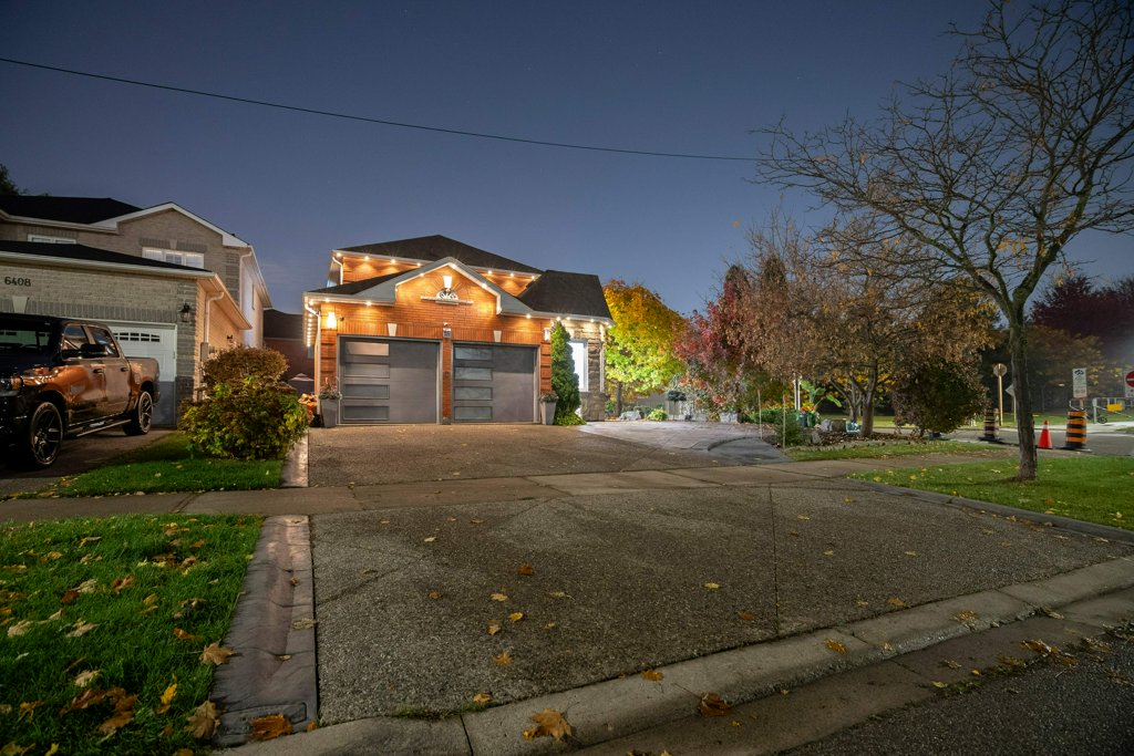 6412 Newcombe Dr | Mississauga | Elena Saradidis Group