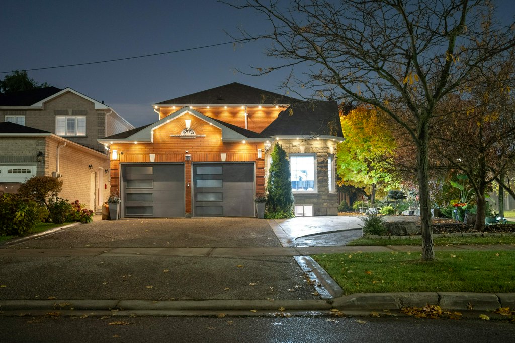 6412 Newcombe Dr | Mississauga | Elena Saradidis Group