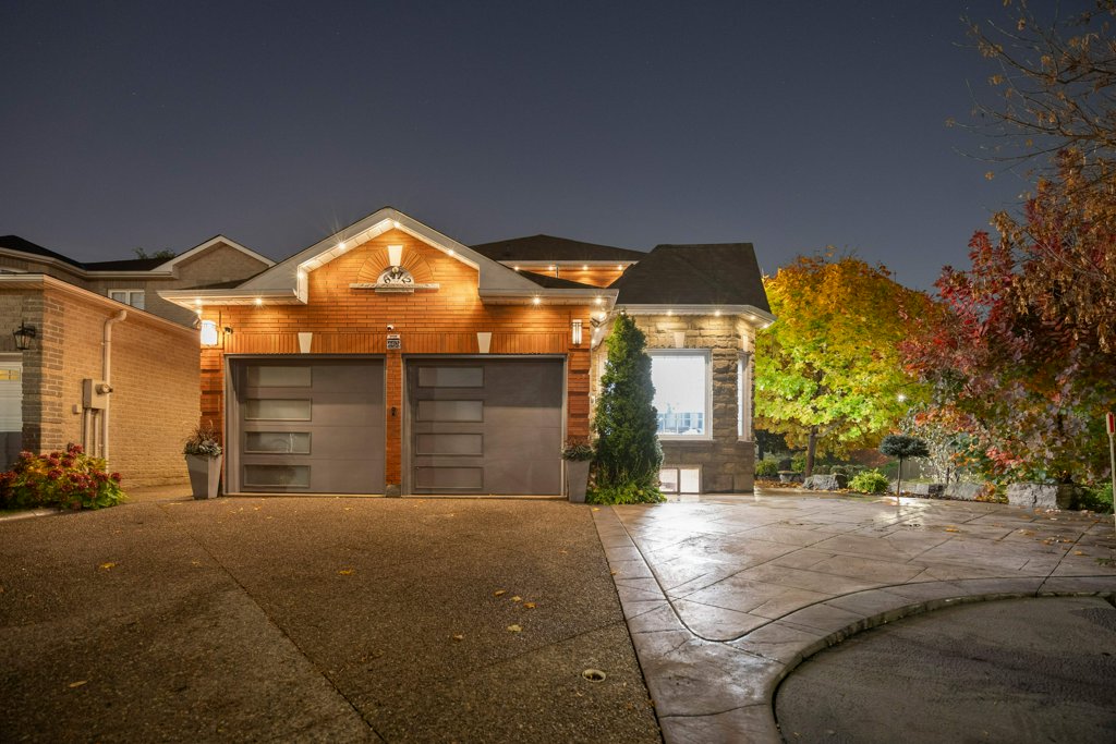 6412 Newcombe Dr | Mississauga | Elena Saradidis Group