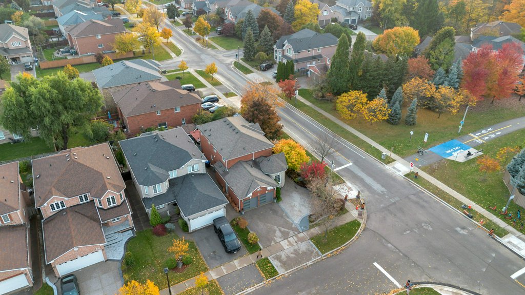 6412 Newcombe Dr | Mississauga | Elena Saradidis Group
