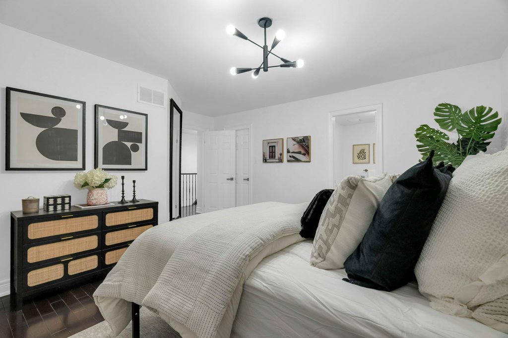 6412 Newcombe Dr | Mississauga | Elena Saradidis Group