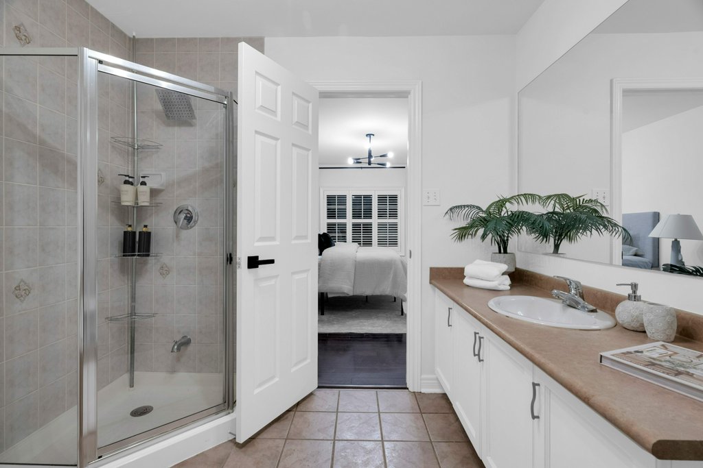 6412 Newcombe Dr | Mississauga | Elena Saradidis Group