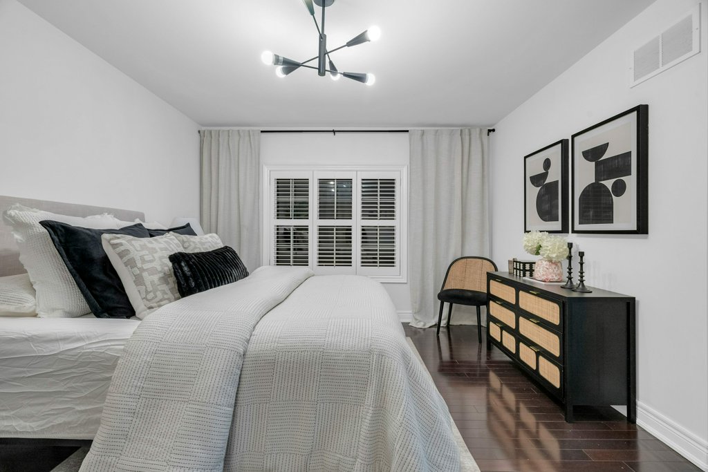 6412 Newcombe Dr | Mississauga | Elena Saradidis Group