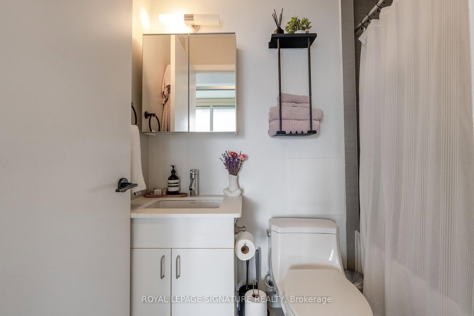 426 University Ave #2503 | Toronto | Elena Saradidis Group