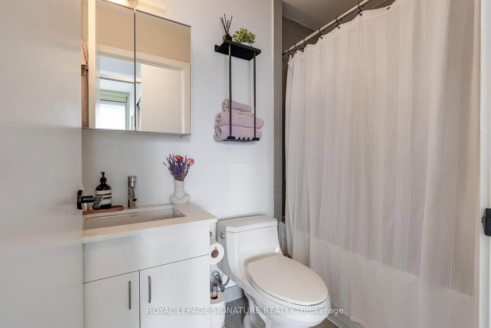 426 University Ave #2503 | Toronto | Elena Saradidis Group