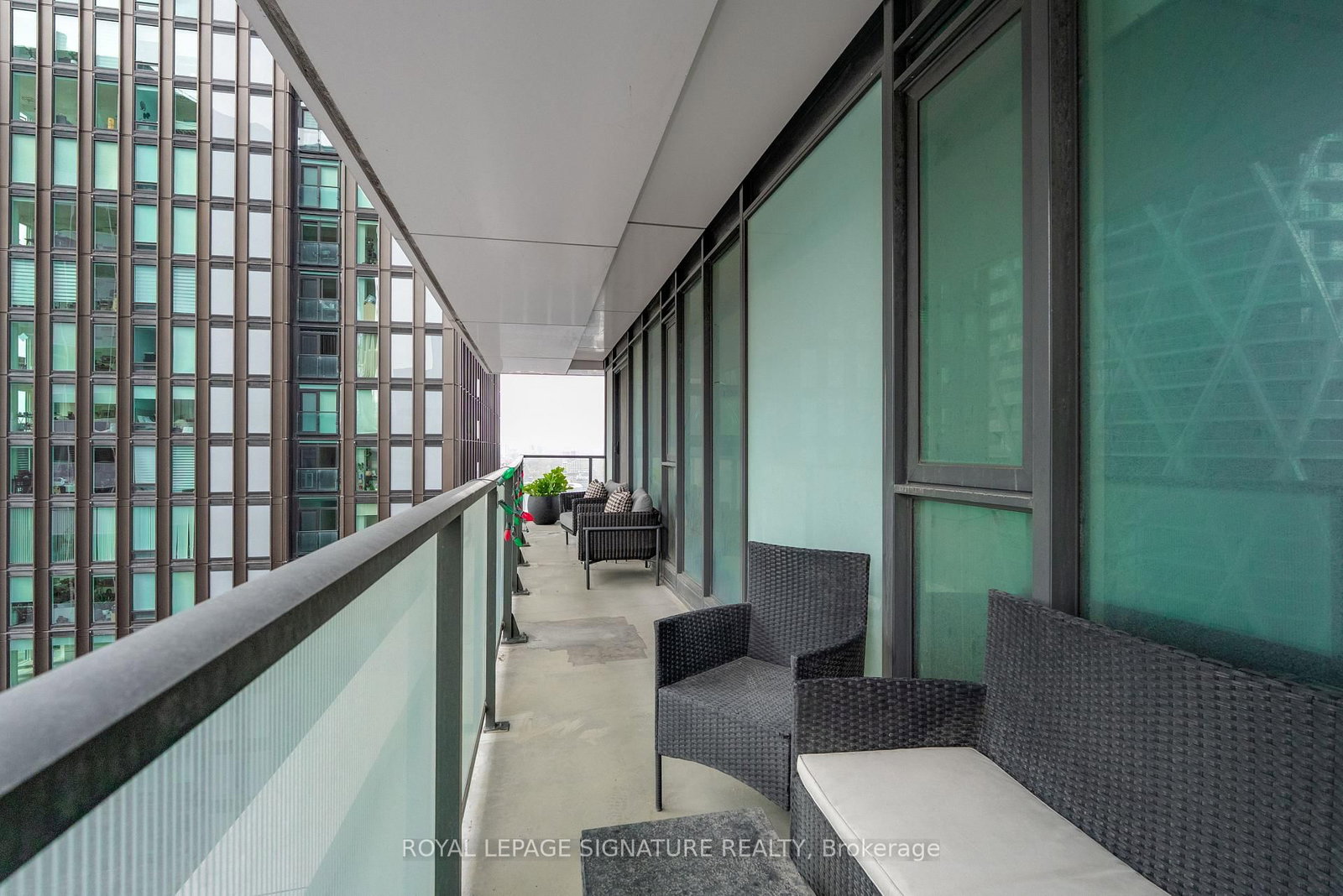426 University Ave #2503 | Toronto | Elena Saradidis Group