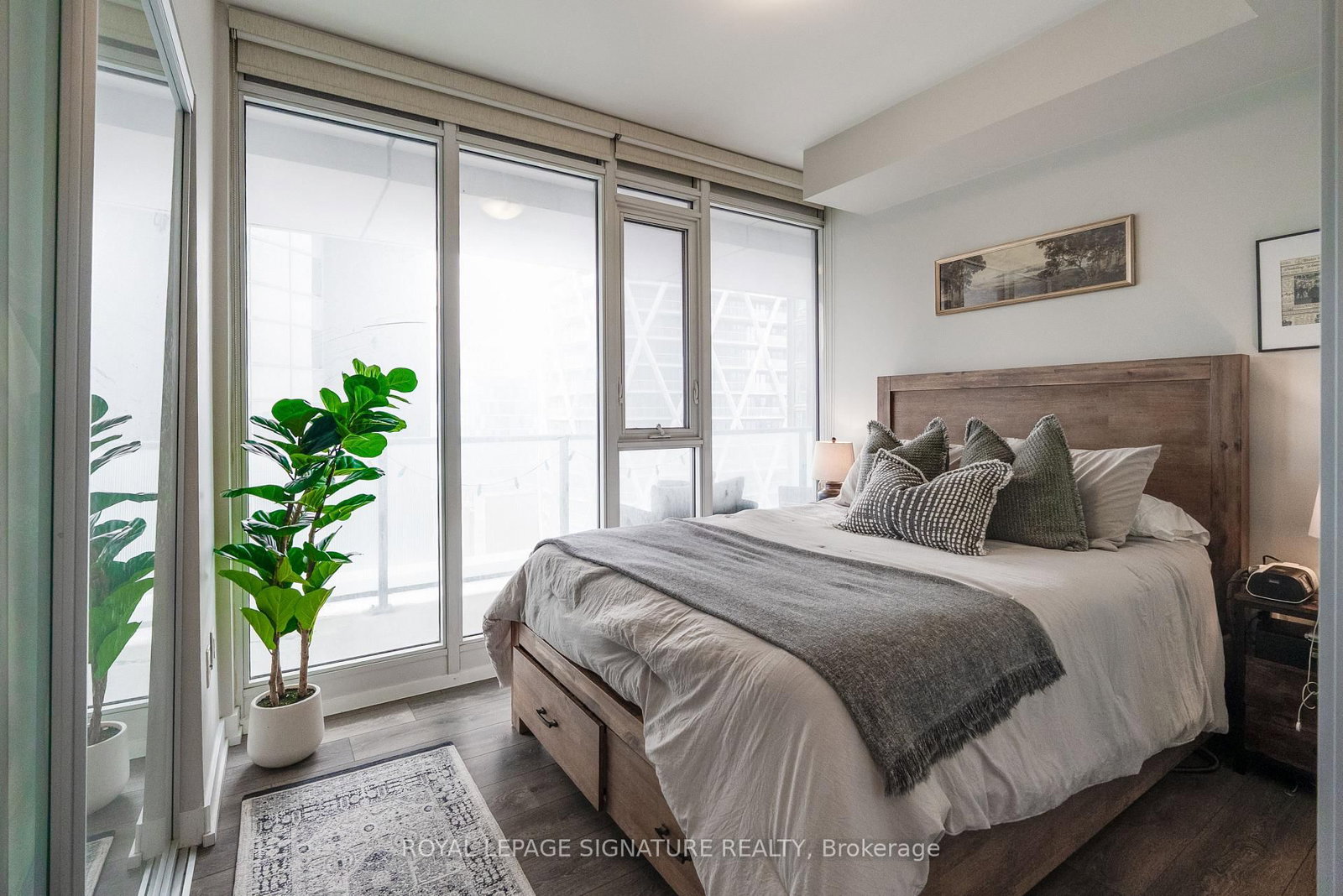 426 University Ave #2503 | Toronto | Elena Saradidis Group