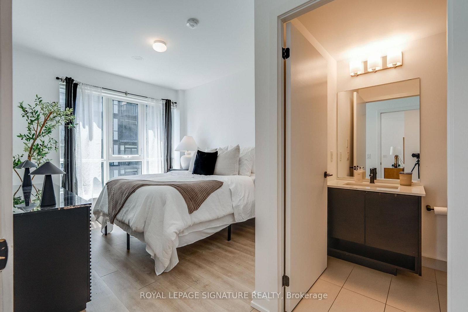 2300 St. Clair Ave W #517 | Toronto | Elena Saradidis Group