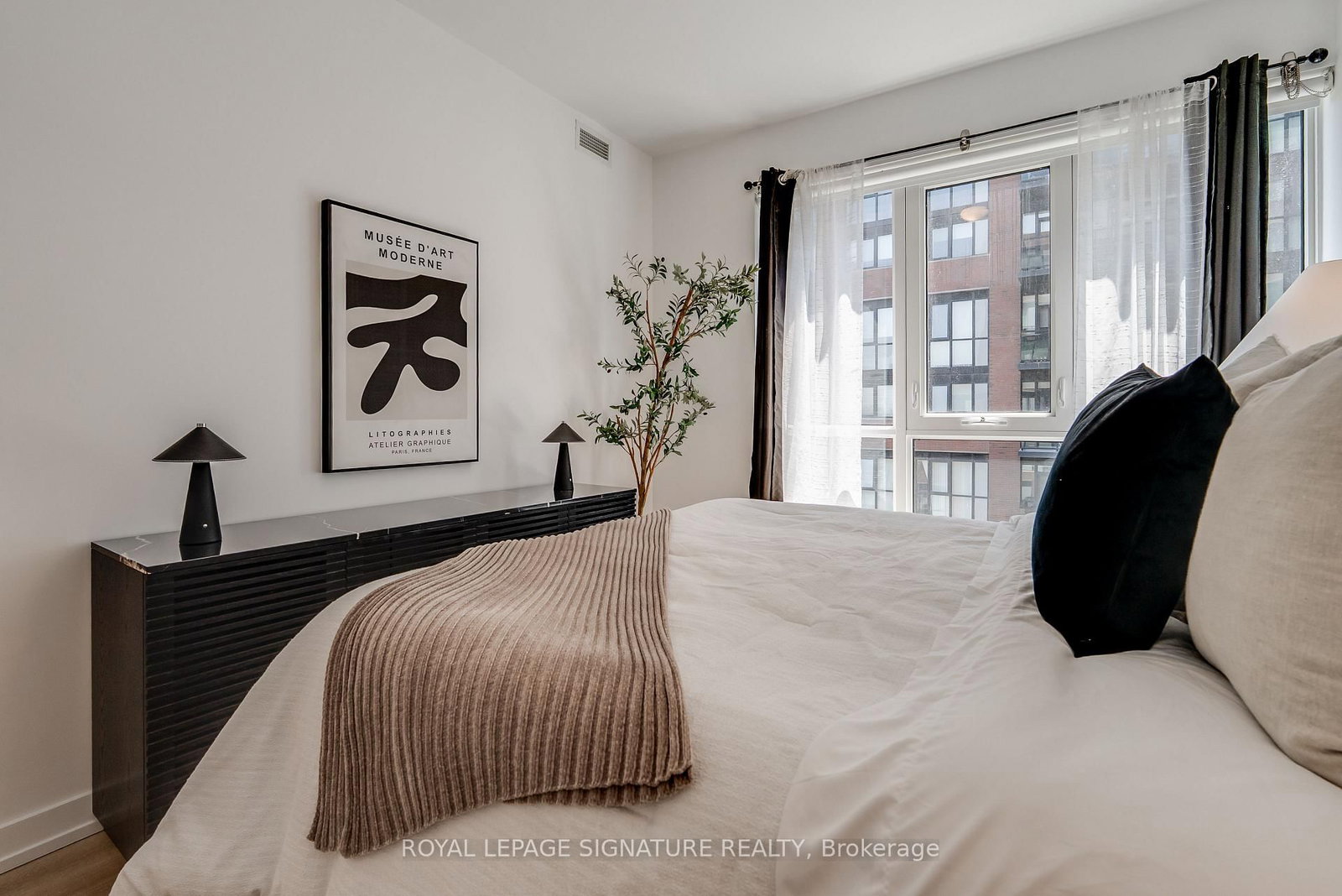 2300 St. Clair Ave W #517 | Toronto | Elena Saradidis Group