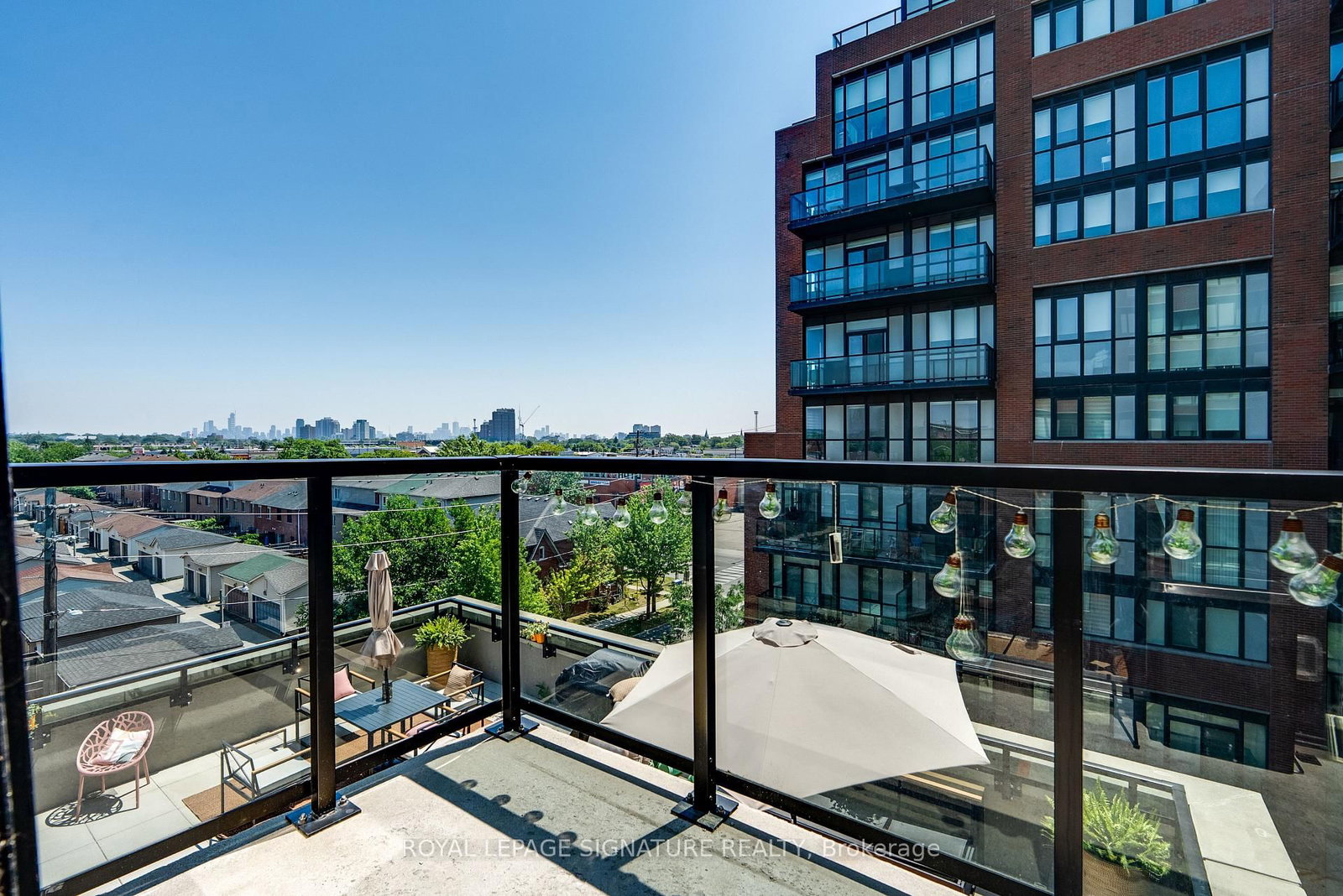 2300 St. Clair Ave W #517 | Toronto | Elena Saradidis Group