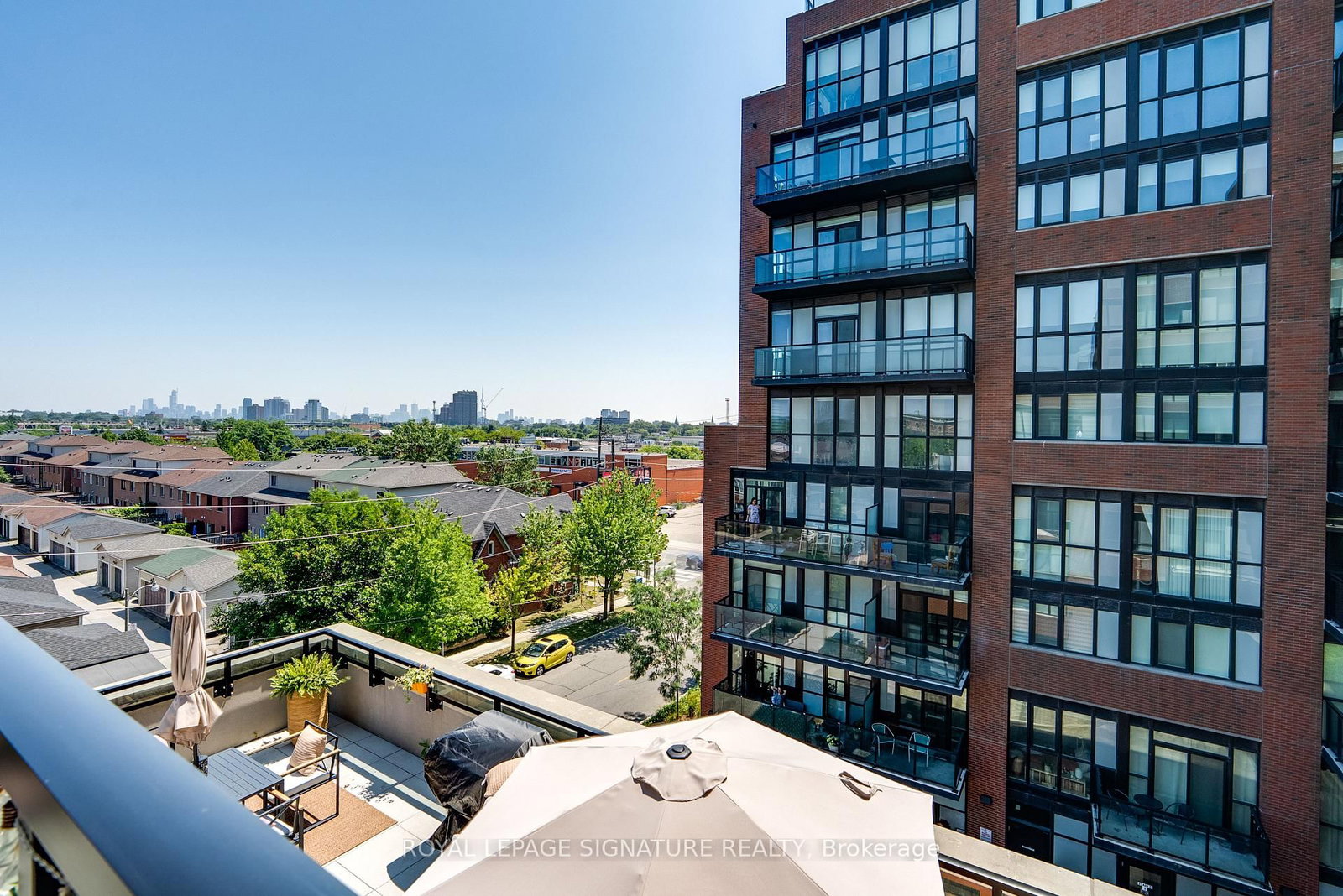 2300 St. Clair Ave W #517 | Toronto | Elena Saradidis Group
