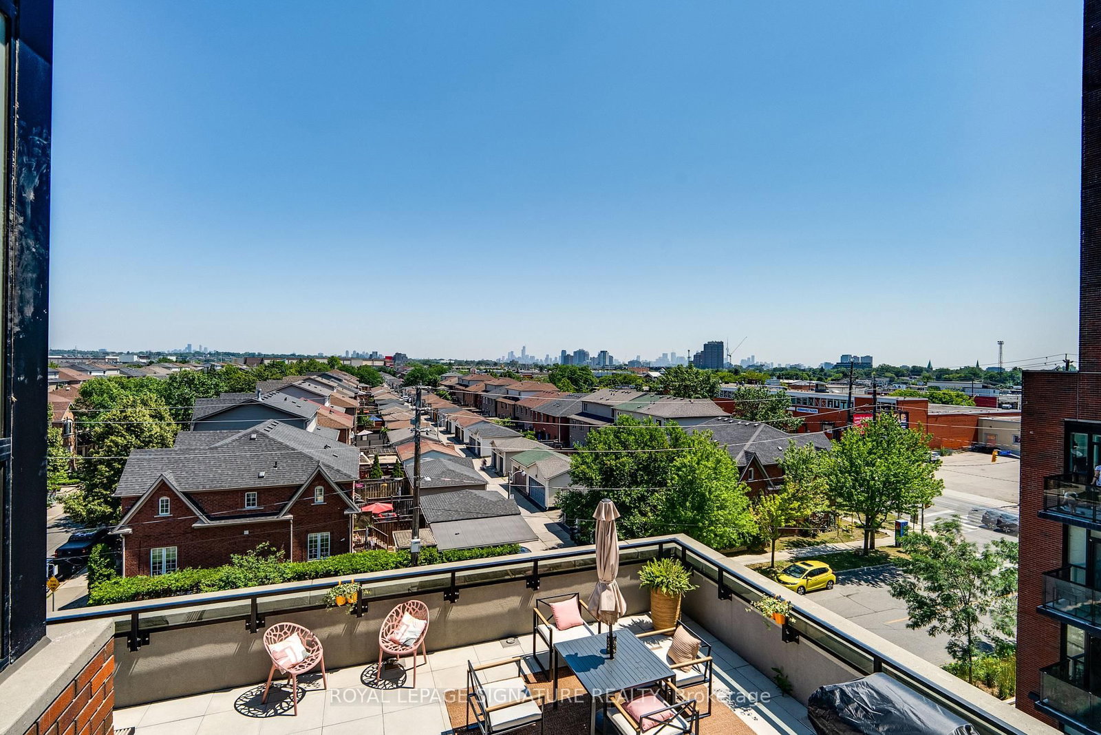 2300 St. Clair Ave W #517 | Toronto | Elena Saradidis Group