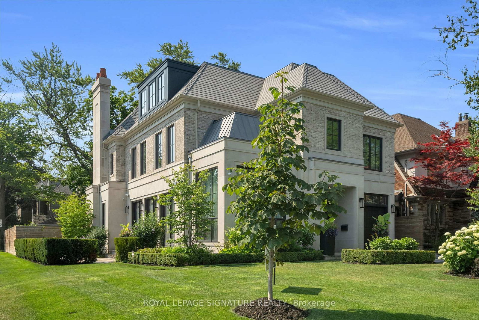 207 Strathallan Blvd | Toronto | Elena Saradidis Group
