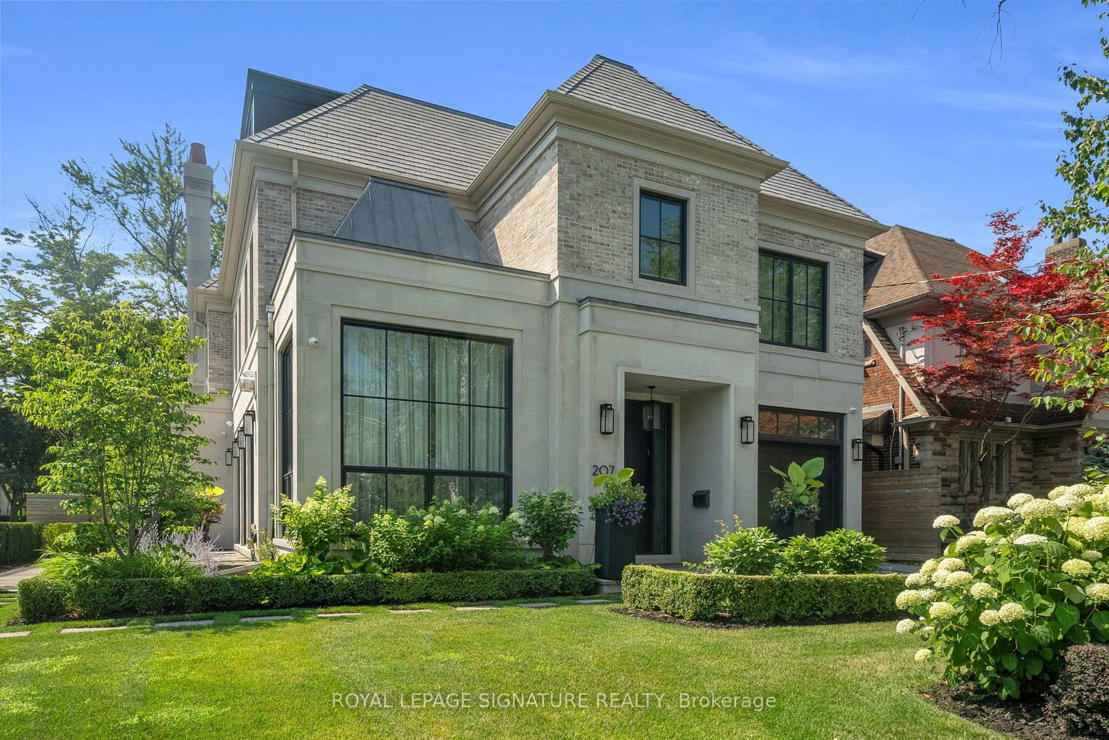 207 Strathallan Blvd | Toronto | Elena Saradidis Group