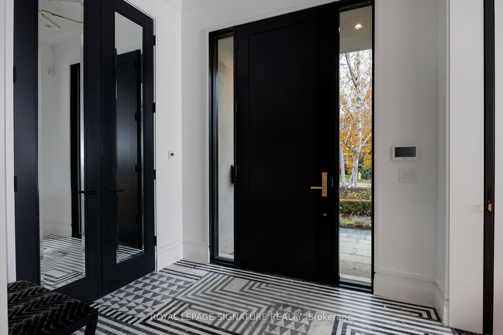 207 Strathallan Blvd | Toronto | Elena Saradidis Group