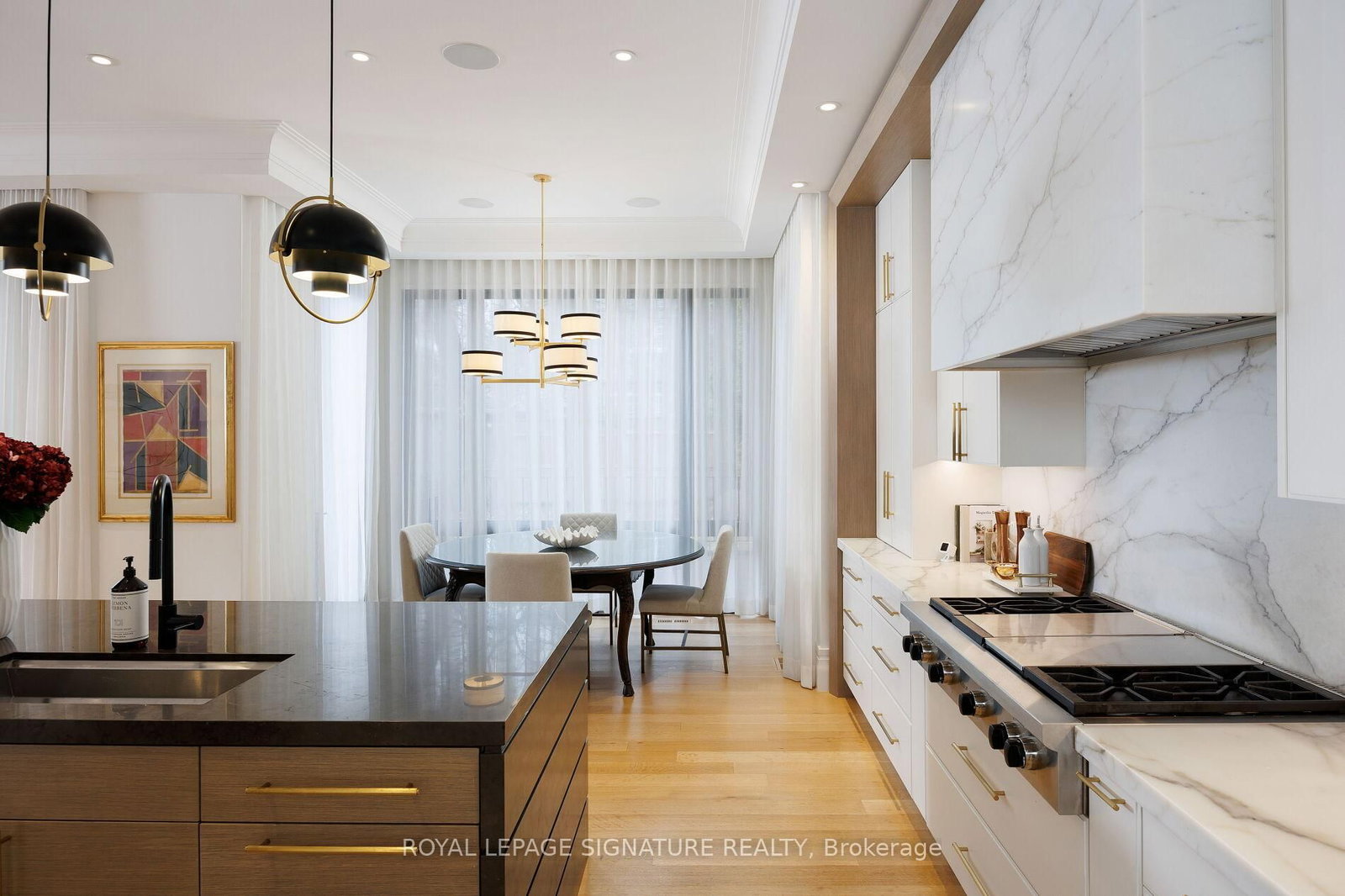 207 Strathallan Blvd | Toronto | Elena Saradidis Group